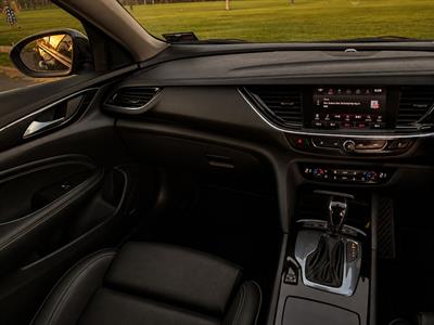 2018 Holden Commodore - Thumbnail