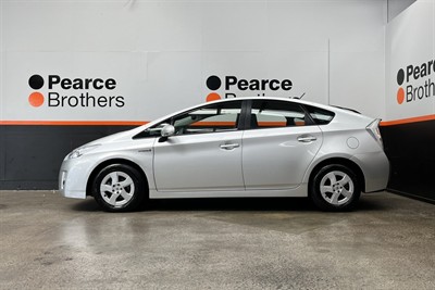 2010 Toyota PRIUS - Thumbnail