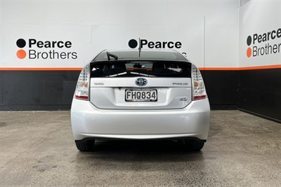 2010 Toyota PRIUS - Thumbnail