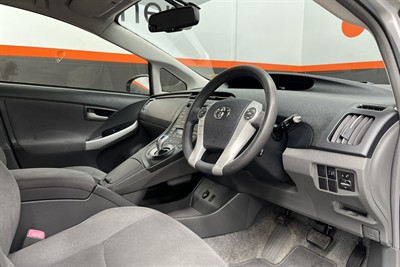 2010 Toyota PRIUS - Thumbnail