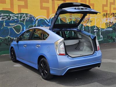 2012 Toyota Prius - Thumbnail