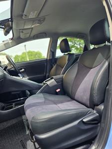 2012 Toyota Prius - Thumbnail