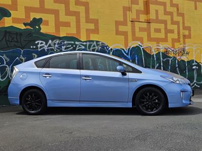 2012 Toyota Prius - Thumbnail