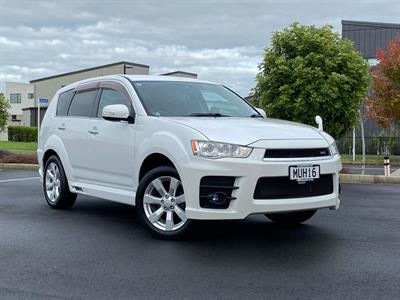 2011 Mitsubishi Outlander - Thumbnail