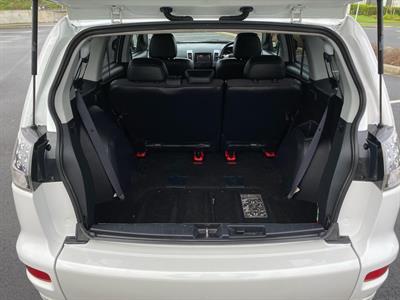 2011 Mitsubishi Outlander - Thumbnail