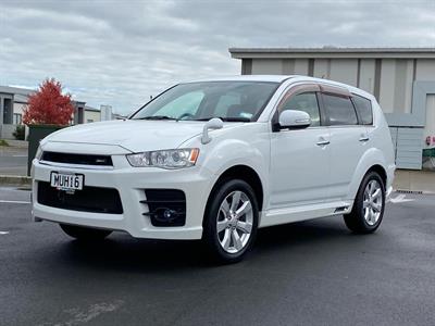 2011 Mitsubishi Outlander - Thumbnail
