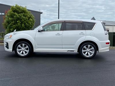 2011 Mitsubishi Outlander - Thumbnail
