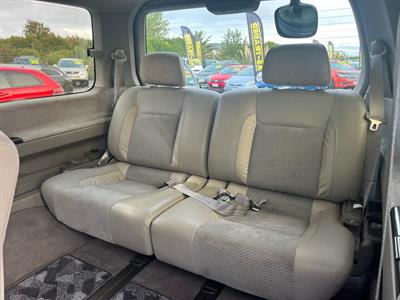 2000 Nissan Elgrand - Thumbnail