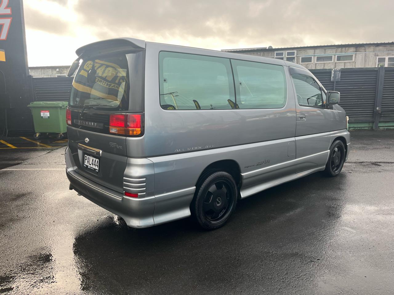 2000 Nissan Elgrand