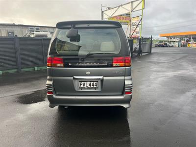 2000 Nissan Elgrand - Thumbnail