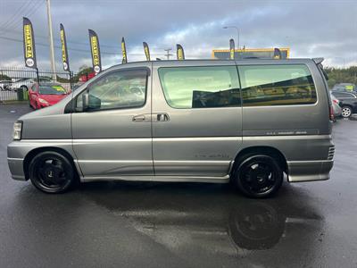 2000 Nissan Elgrand - Thumbnail