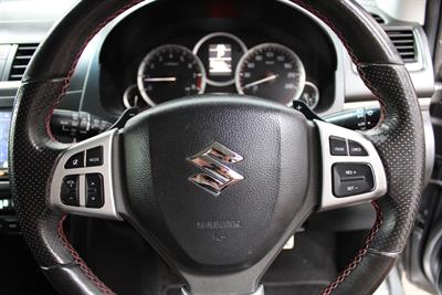 2014 Suzuki Swift - Thumbnail