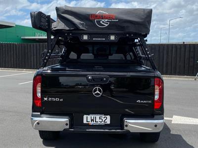 2018 Mercedes-Benz X-Class - Thumbnail