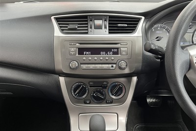 2014 Nissan Pulsar - Thumbnail