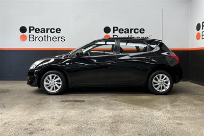 2014 Nissan Pulsar - Thumbnail