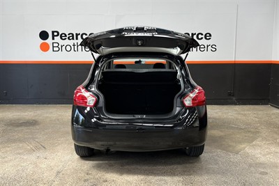 2014 Nissan Pulsar - Thumbnail