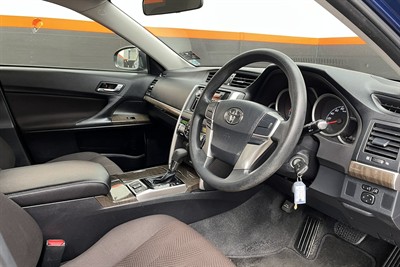 2016 Toyota Markx - Thumbnail