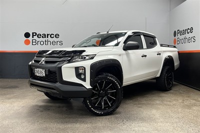2024 Mitsubishi Triton - Thumbnail