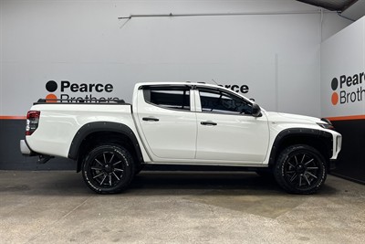 2024 Mitsubishi Triton - Thumbnail