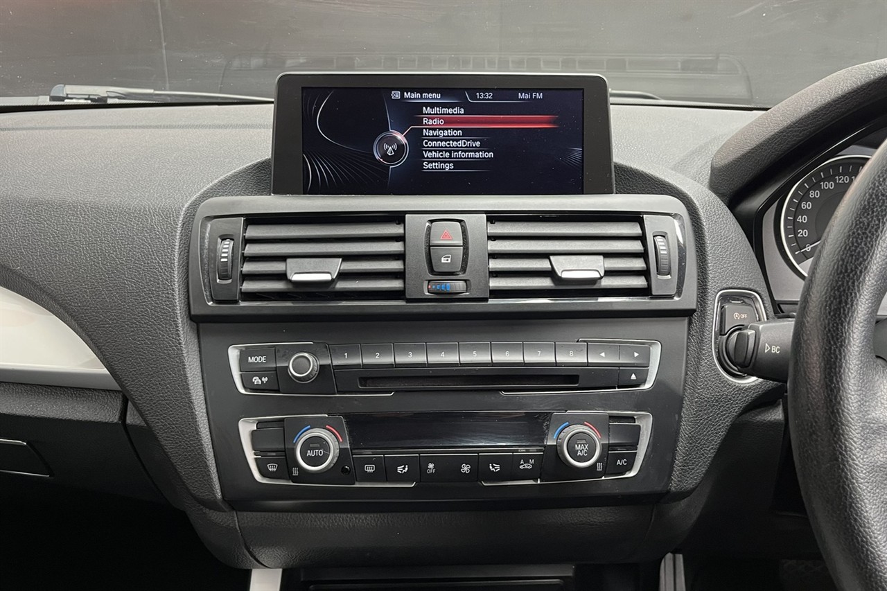 2015 BMW 116I