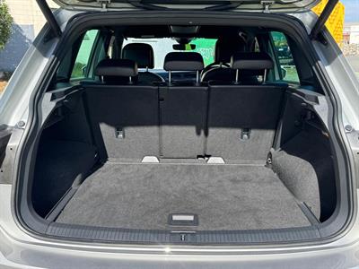 2018 Volkswagen Tiguan - Thumbnail