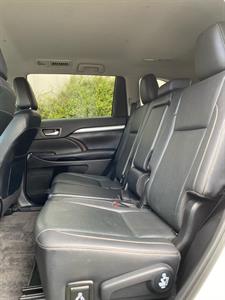 2020 Toyota Highlander - Thumbnail