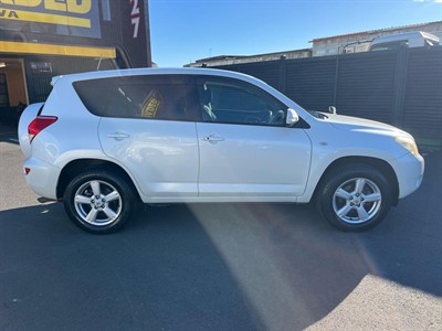 2005 Toyota RAV4 - Thumbnail