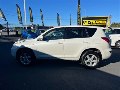 2005 Toyota RAV4 - Thumbnail