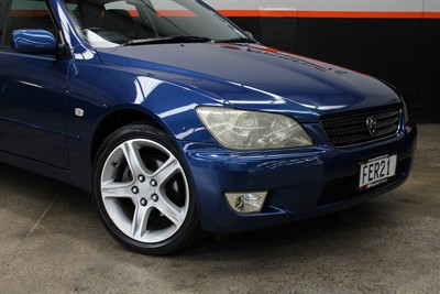 2002 Toyota Altezza - Thumbnail