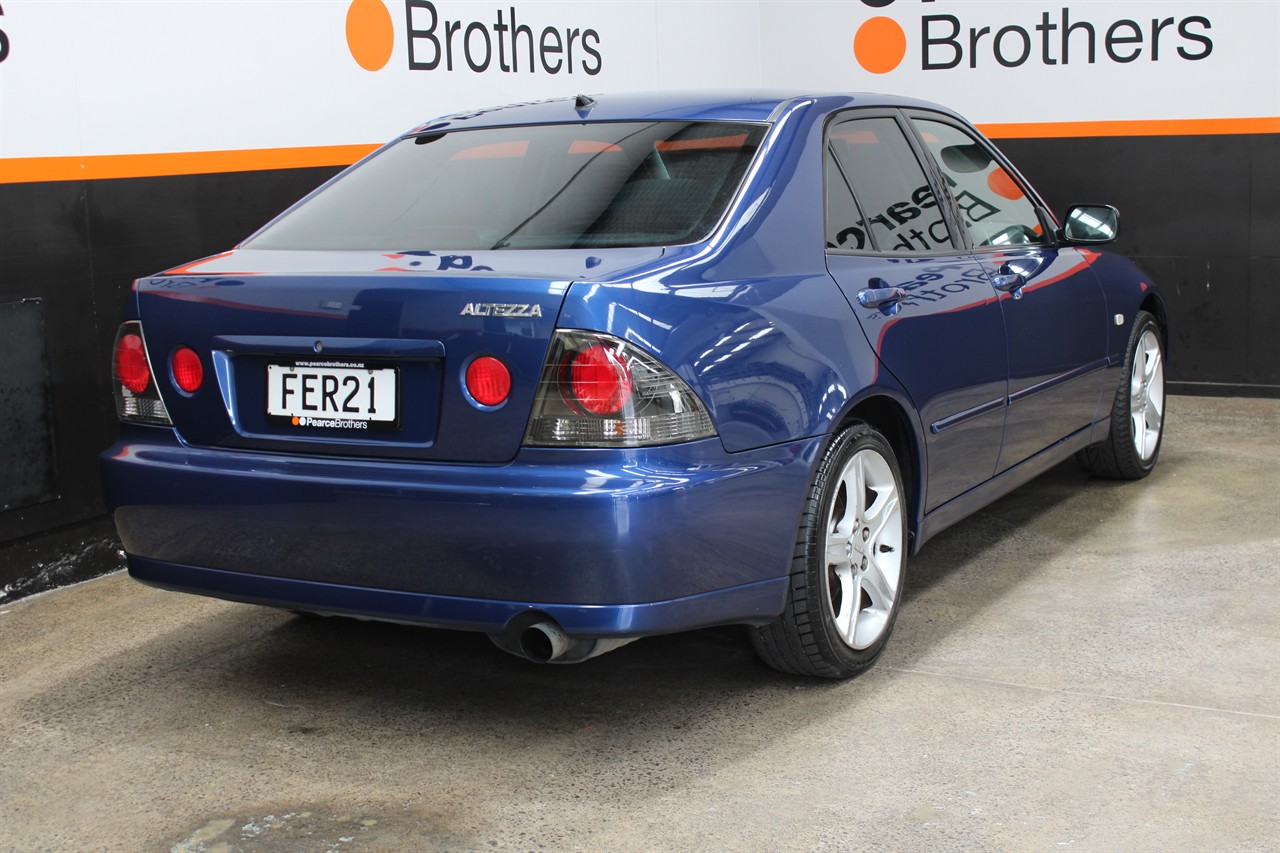 2002 Toyota Altezza
