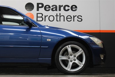 2002 Toyota Altezza - Thumbnail