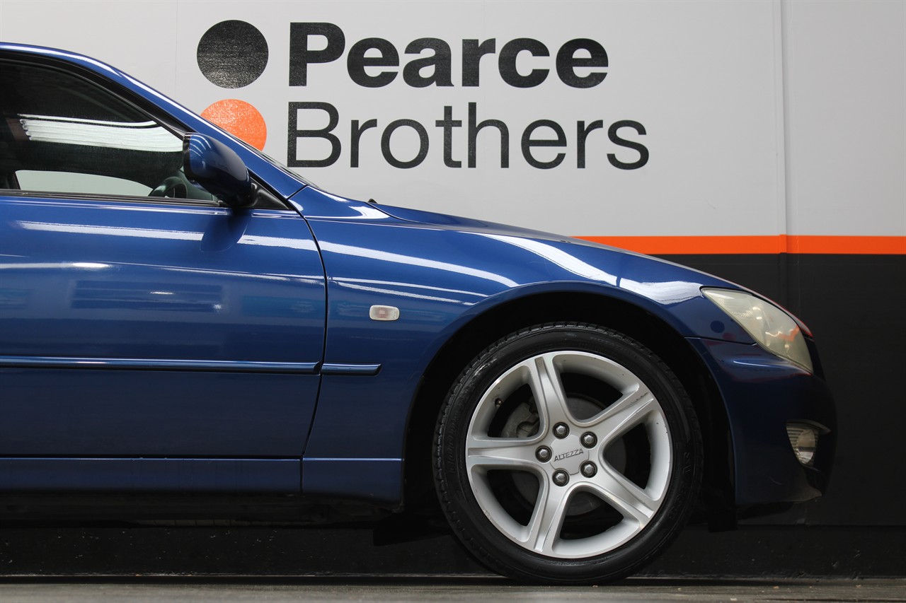 2002 Toyota Altezza