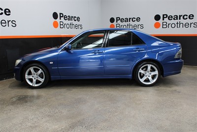 2002 Toyota Altezza - Thumbnail
