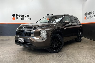 2022 Mitsubishi Outlander - Thumbnail