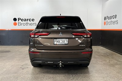 2022 Mitsubishi Outlander - Thumbnail