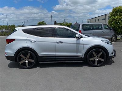 2017 Hyundai SANTA FE - Thumbnail