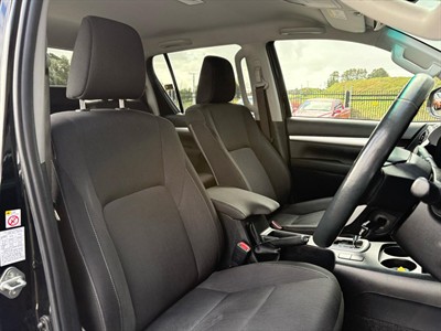 2017 Toyota Hilux - Thumbnail
