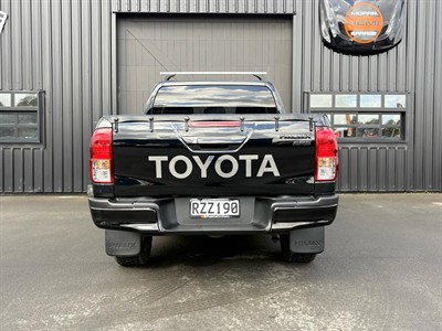 2017 Toyota Hilux - Thumbnail