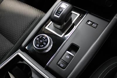 2022 Mitsubishi Outlander - Thumbnail