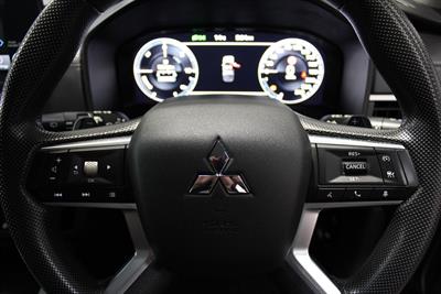 2022 Mitsubishi Outlander - Thumbnail