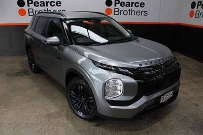 2022 Mitsubishi Outlander - Thumbnail