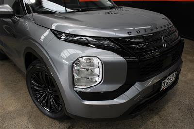 2022 Mitsubishi Outlander - Thumbnail
