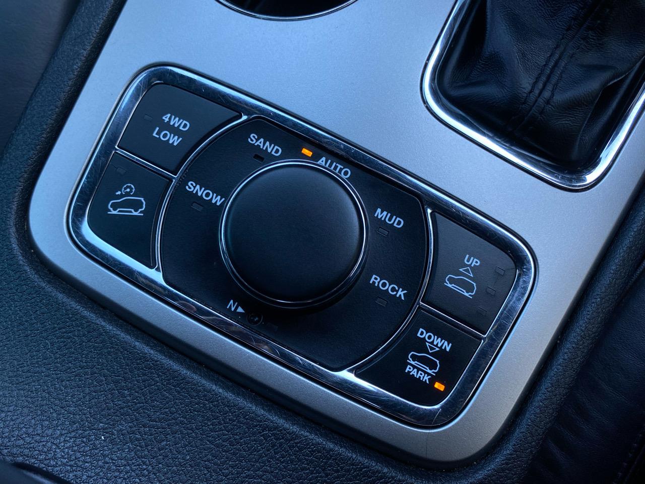 2019 Jeep GRAND CHEROKEE