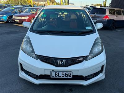 2010 Honda FIT - Thumbnail