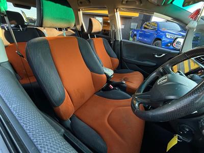 2010 Honda FIT - Thumbnail