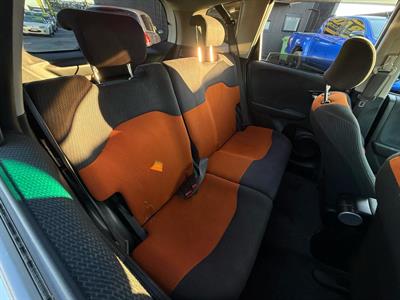 2010 Honda FIT - Thumbnail
