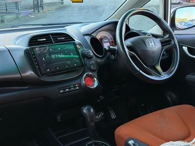 2010 Honda FIT - Thumbnail