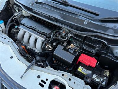 2010 Honda FIT - Thumbnail