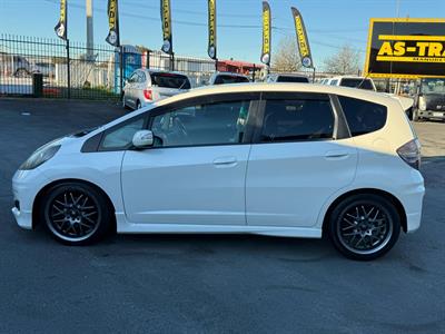2010 Honda FIT - Thumbnail