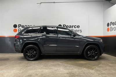 2018 Jeep Grand Cherokee - Thumbnail